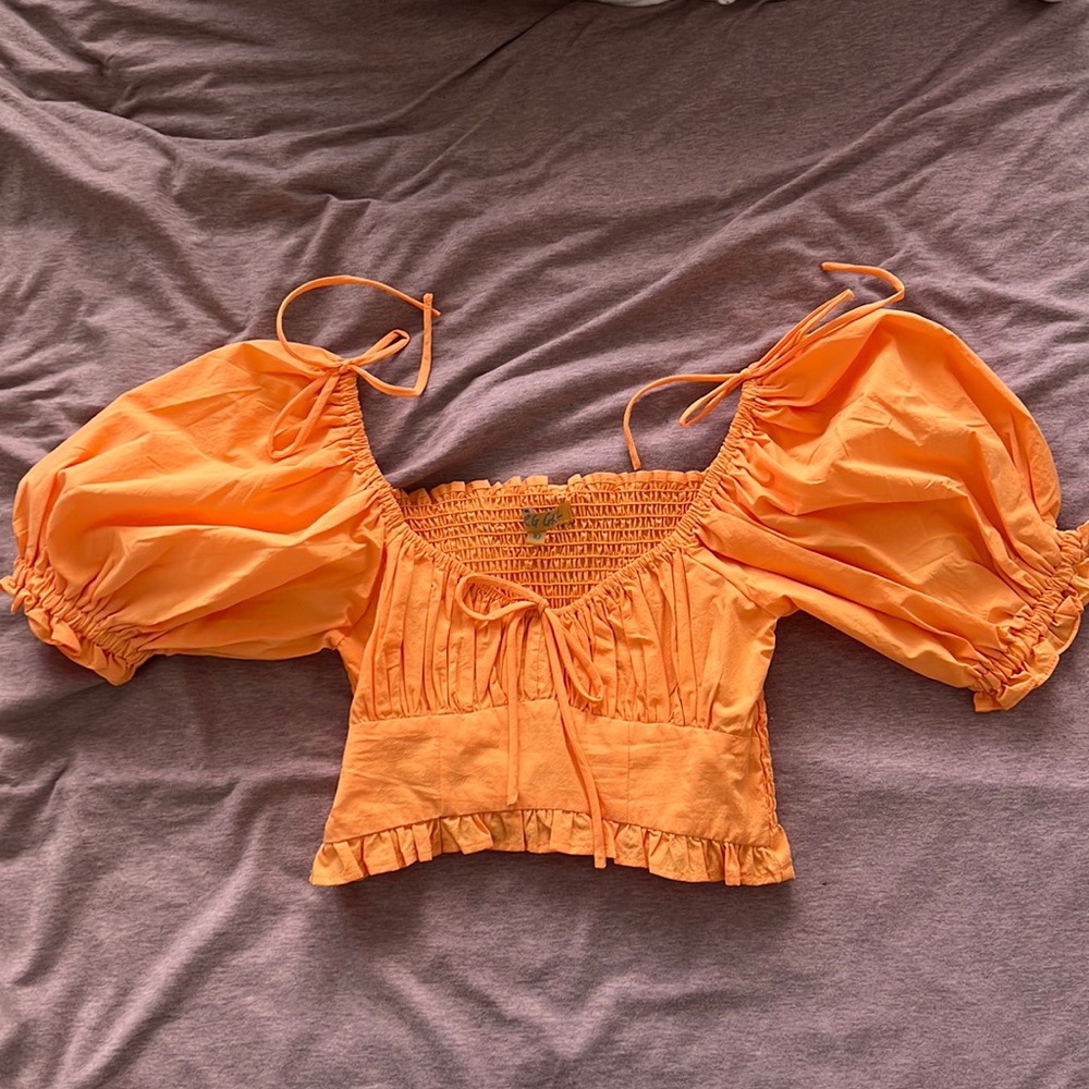 VRG GRL crop top
